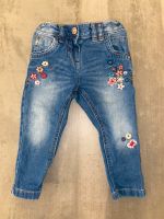 Next Baby Hose Jeans Blau Denim Blumen Mädchen 68 6 bis 9 Monate Hessen - Kelkheim Vorschau