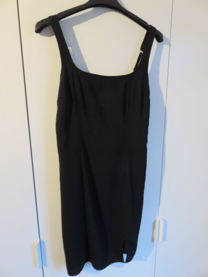 Hollister Sommerkleid Größe M, Farbe schwarz in Kreuztal