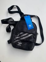 ❌NEU!!!❌ Adidas Rucksack klein schwarz/silber Nordrhein-Westfalen - Brühl Vorschau