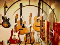 Diverse vintage Gitarren und Bässe - Gitarrenwerkstatt  in Berlin Pankow - Prenzlauer Berg Vorschau