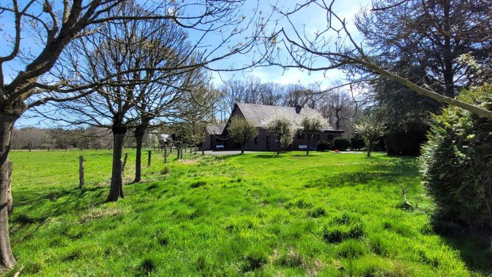 Landleben mit viel Platz! Großes Einfamilienhaus mit Garten, Wiese und mehr im Außenbereich von Rhede in Rhede