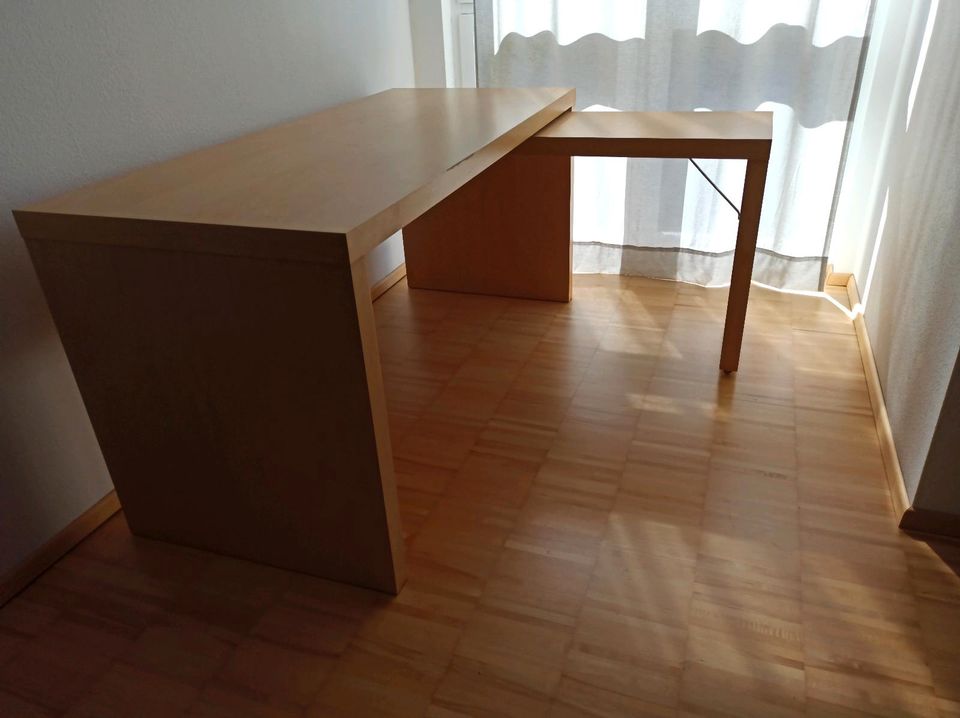 Schreibtisch Ikea Malm mit Ausziehplatte 151x65 cm in Schramberg