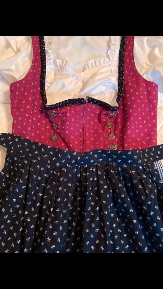 Schönes Dirndl von Distler mit Bluse und Schürze in Schönberg