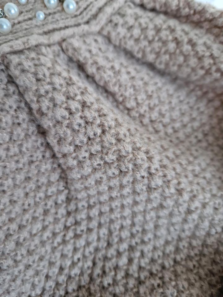 Strickpullover mit Perlen in Bad Wildbad