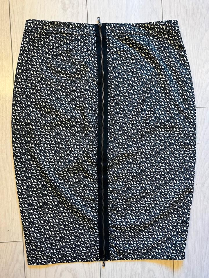 Kurzer Rock Massimo Dutti Gr. 40 Bleistiftrock NEU in Meerbusch