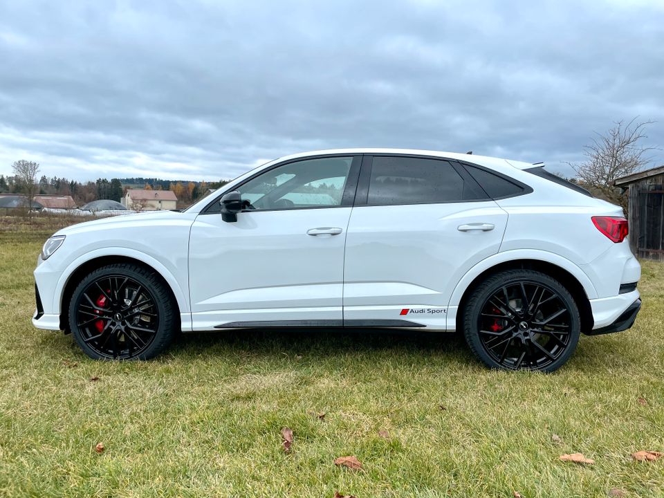 Audi RSQ3 Sportback - Inzahlungnahme und Mwst. ausweisbar! in Eisenbach (Hochschwarzwald)