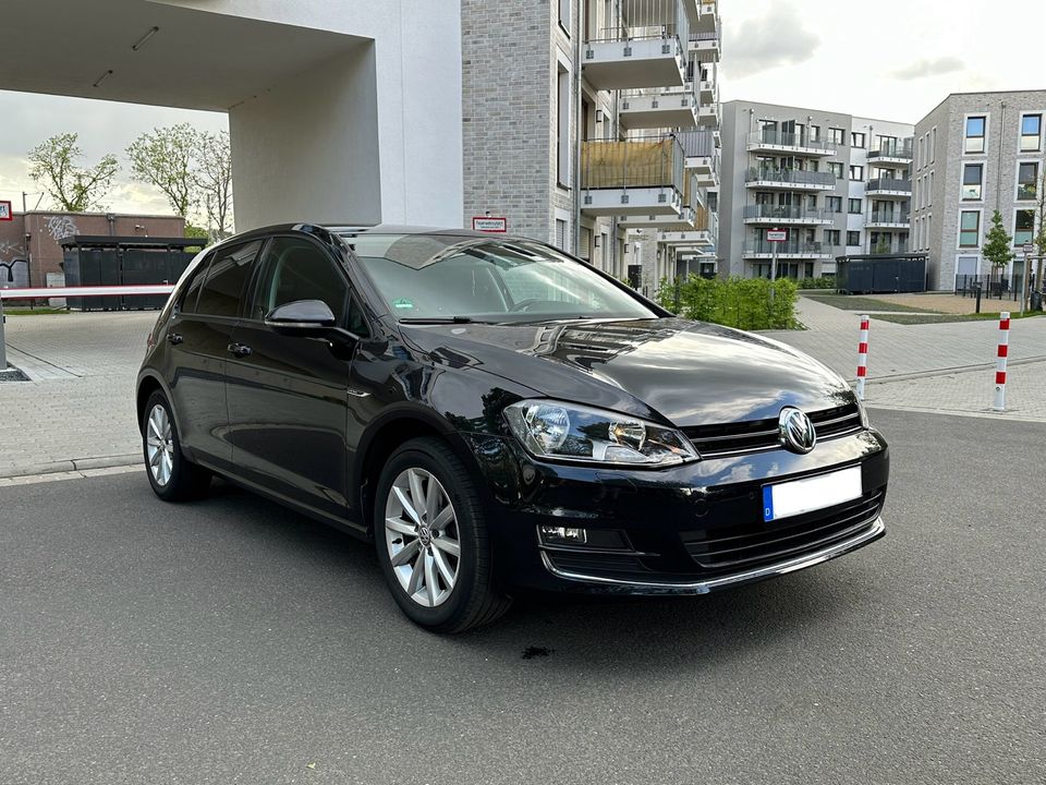 VW Golf 7 1.4 TSI BMT LOUNGE STANDHEIZUNG in Hanau