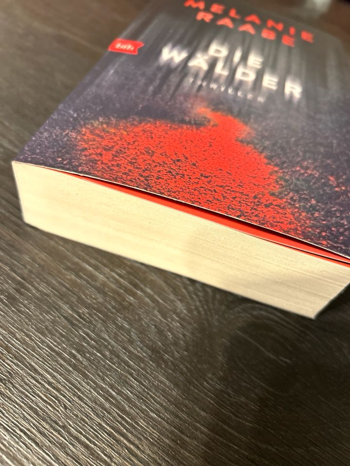 Melanie Raabe - Die Wälder, Thriller, Bestseller in Lohmar