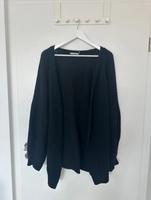 Na-kd Cardigan schwarz oversize Größe XS/S Strick Baden-Württemberg - Schorndorf Vorschau
