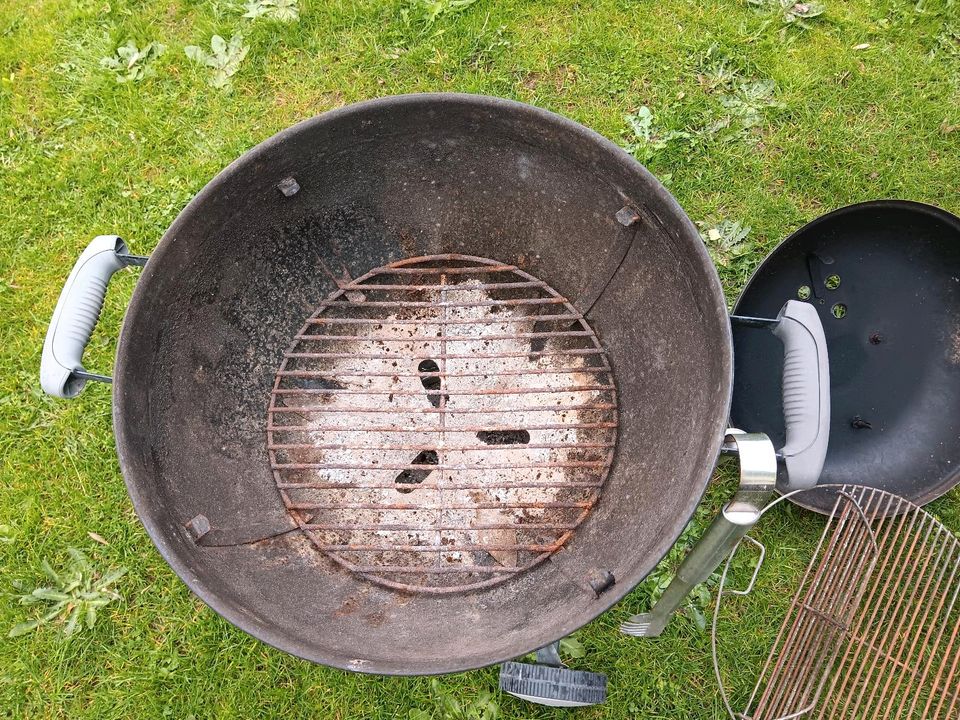 Weber one touch Kugelgrill Holzkohlegrill 47 in Friedewald