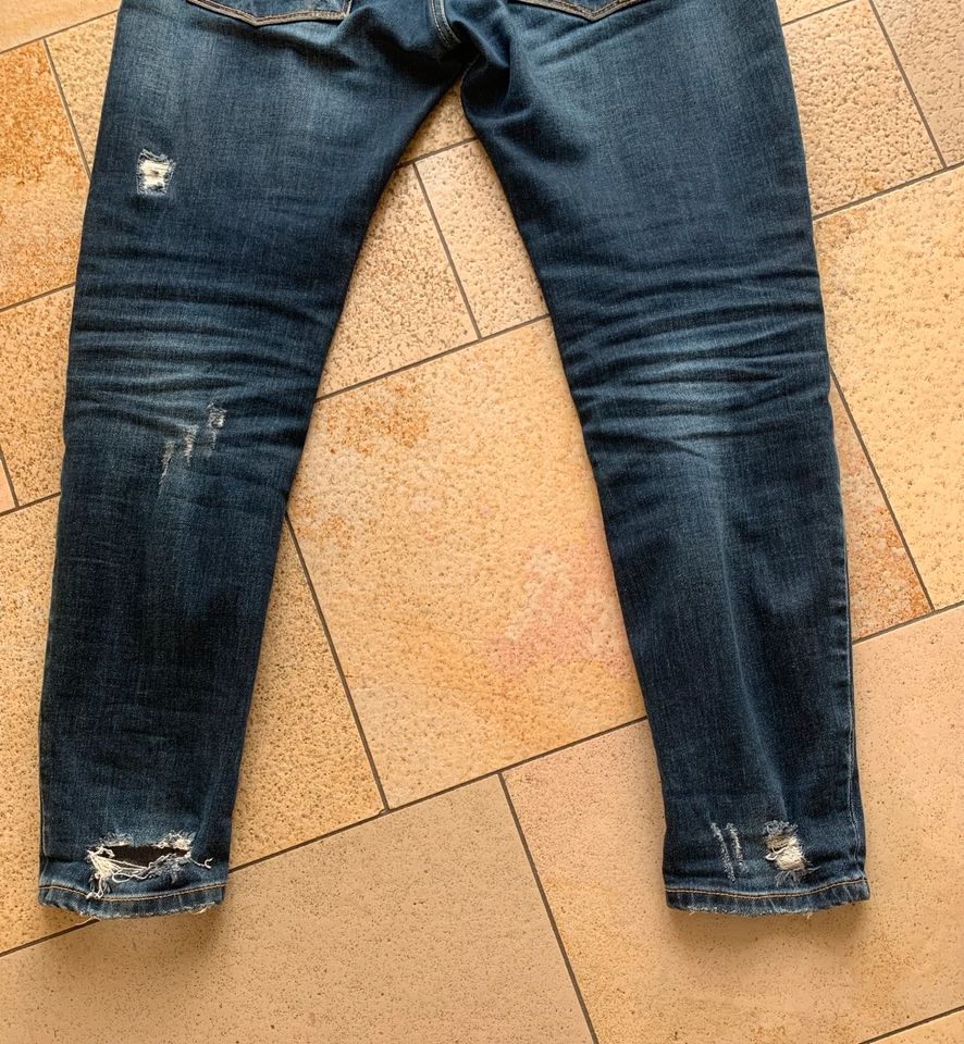 Destroyed Jeans aus Italien ❤️ 28 Unisex in Reichertshofen