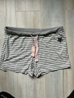 Esmara kurze Schlaf Shorts grau gestreift Gr. 44/46 XXL Nordrhein-Westfalen - Porta Westfalica Vorschau