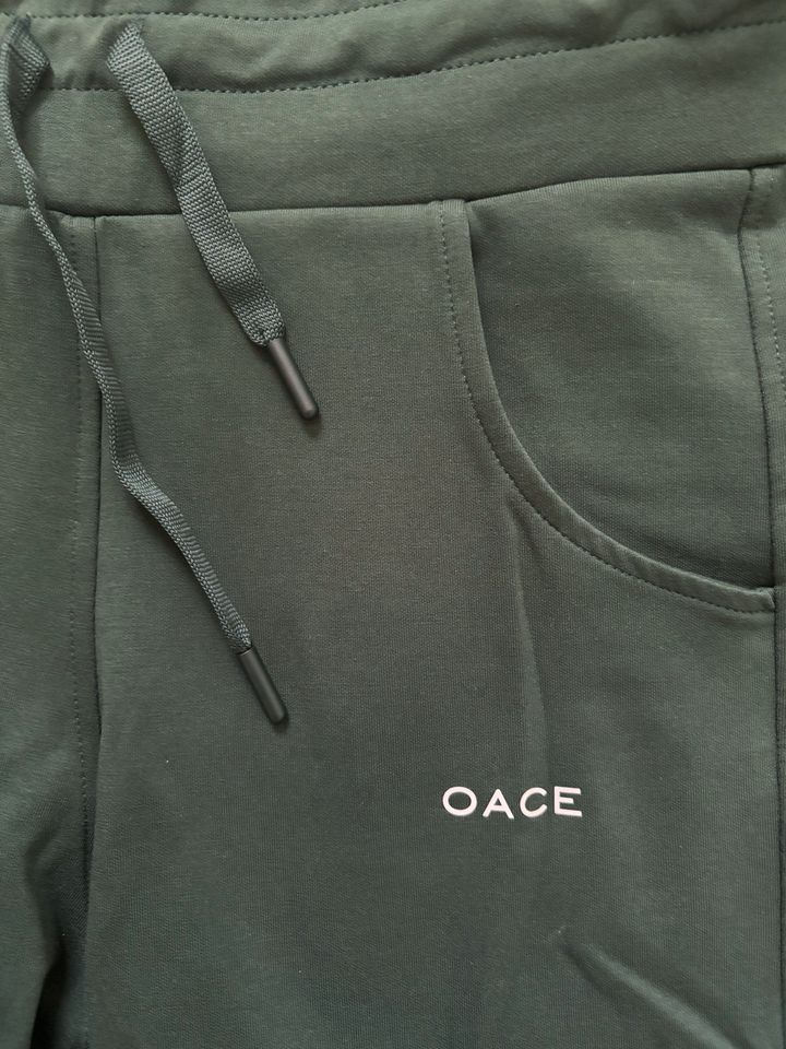 Oace Essentials Damen Jogher in grün, Größe M in Uetze