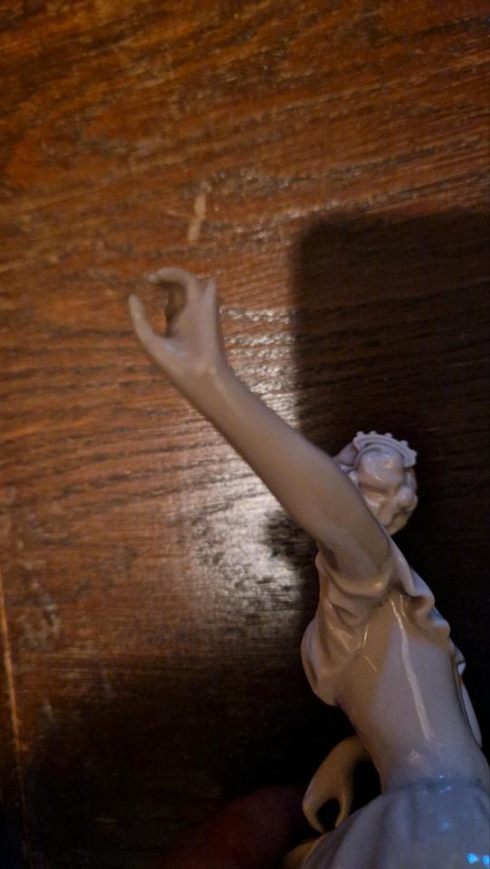 Schwarzburger werkstätten Tänzerin Ballerina Porzellan figur in Bruchköbel