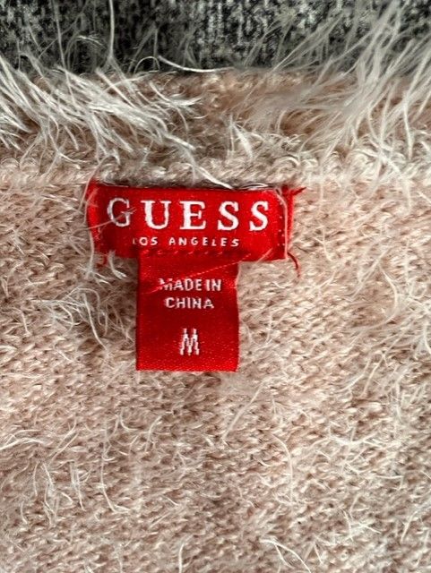 Flauschiger Pullover von Guess in Dersekow