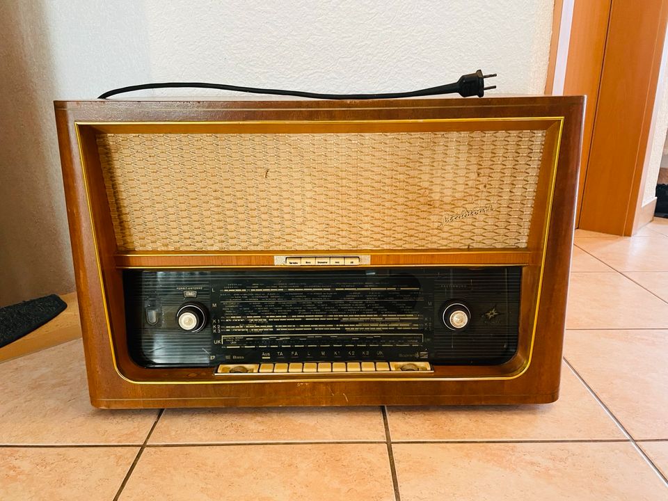 Röhrenradio, Stradivari, DDR, 50er Jahre, Stern Radio Rochlitz in Groß-Gerau