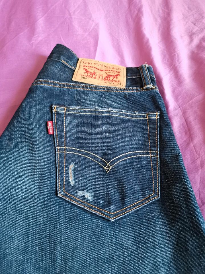 Levis 504 Jeans Hose Herrenhose Gr W30 L34 in Zeven