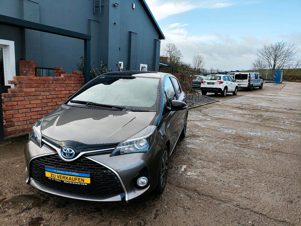 Toyota Yaris Hybrid*Automatik*Kamera*Navi*1.Hand* in Schwedt (Oder)