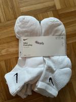 Nike Dri Fit Socken Set 38 - 42 6 Paar weiß NEU Tennissocken Nordrhein-Westfalen - Brilon Vorschau