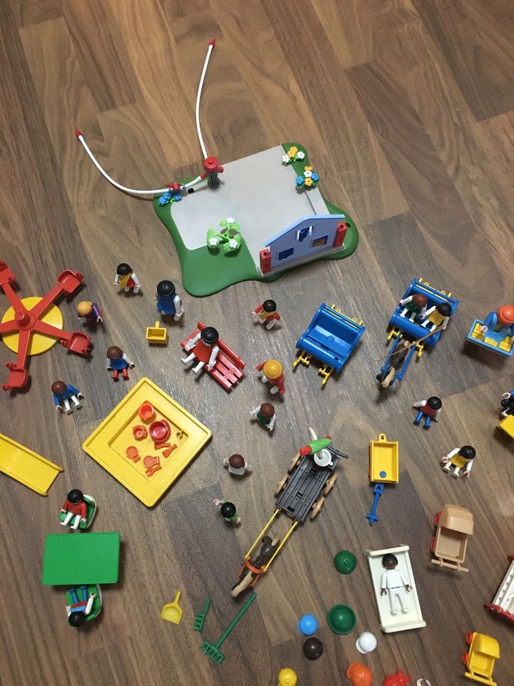Playmobil: Spielplatz, Kinderzimmer in Vollersode