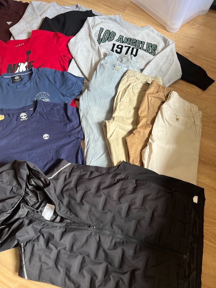 Kleiderpaket 17 Teil Größe 152 Zara, Timberland, O‘Neil, Nike… in Hamburg
