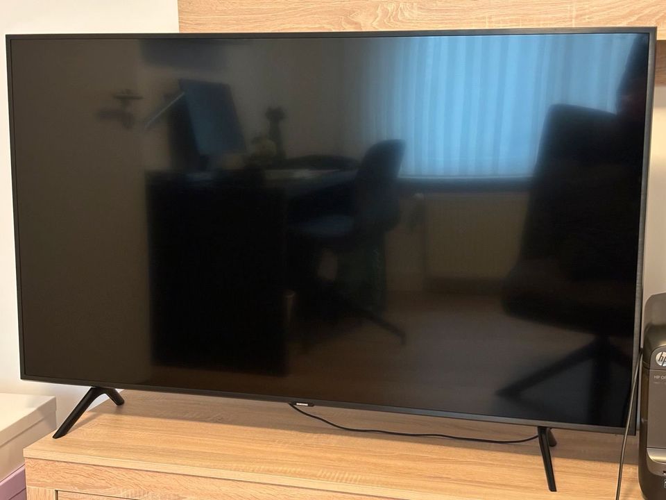 Samsung GQ55Q60RGTXZG QLED 4K TV, Flat, 55 Zoll, 138 cm, Smart TV in Schmallenberg
