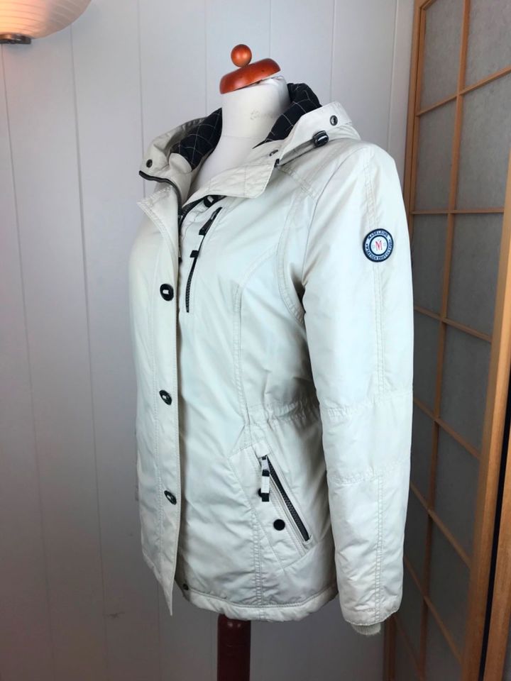 Madeleine super schöne helle Winterjacke Gr. 40/42 (L/XL) in Berlin