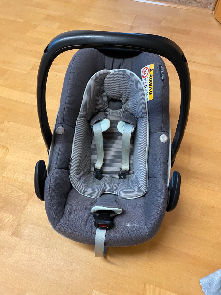 Maxi Cosi Pebble Plus und 2wayFix Isofix Basisstaion in Eichenau