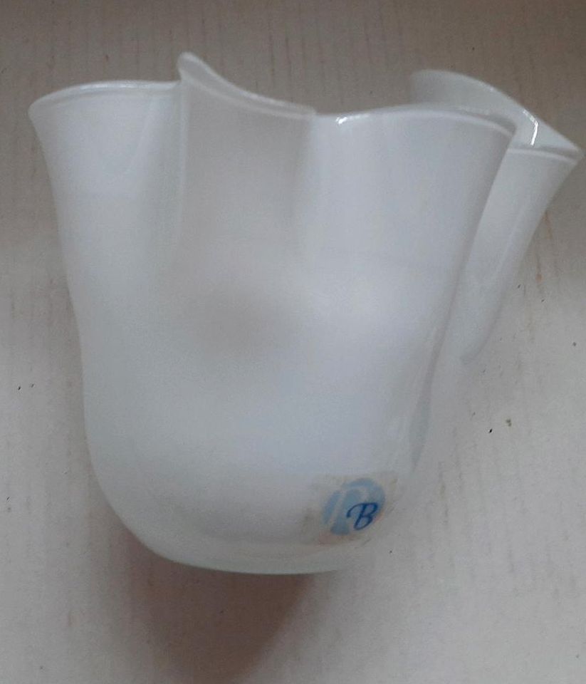 Reduziert Neu ☆3er-Set edel-schick weiß Glas-Vasen Nur Komplett in Utting