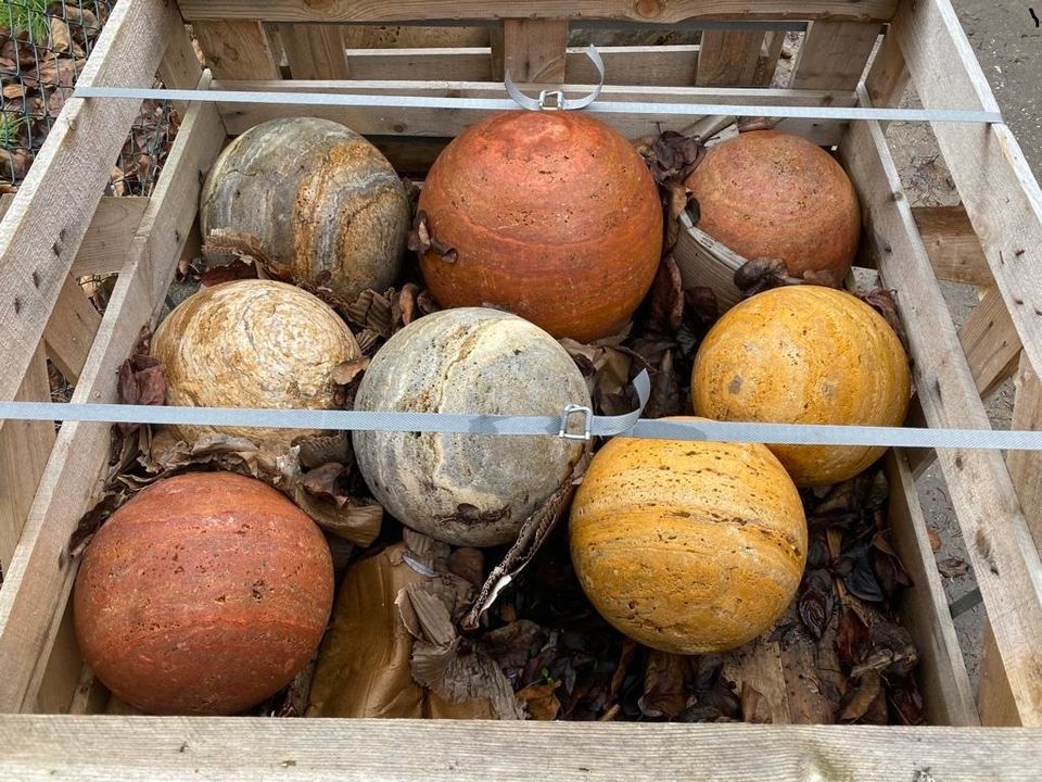 Gartendeko Steinkugel aus echtem Naturstein Travertin !!! in Meckenheim