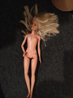 Barbie mit Knickbeinen Altona - Hamburg Altona-Altstadt Vorschau