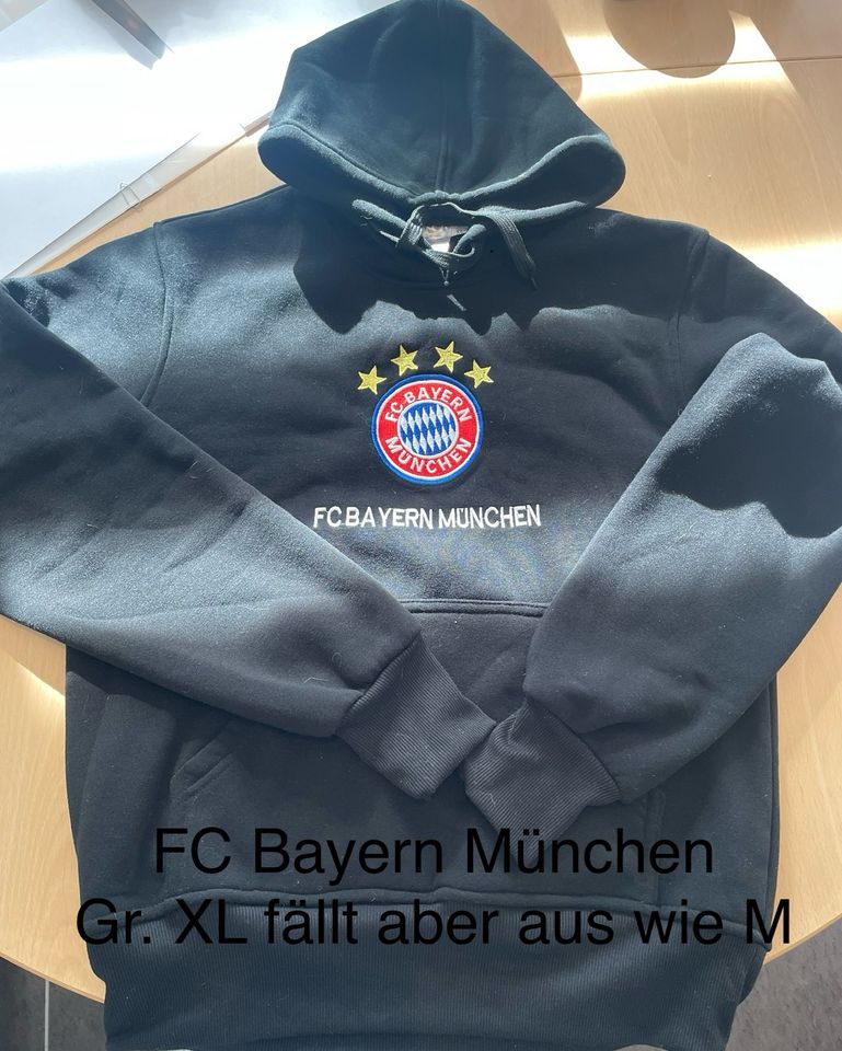 FC Bayern München Kapuzen Pullover in Straußfurt