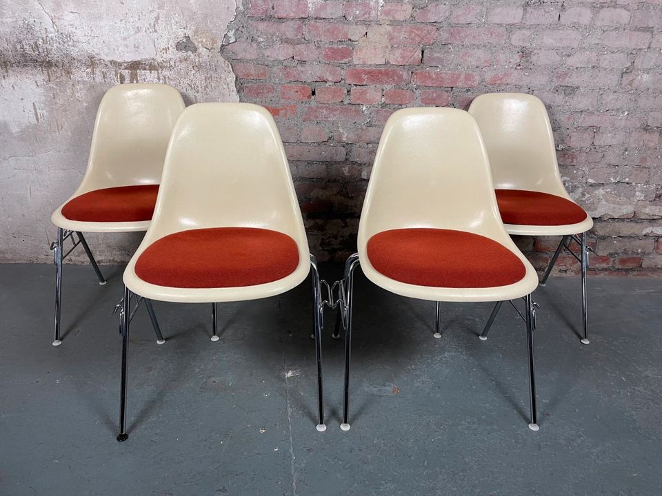 4er Set Eames Fiberglas Stühle Vitra Herman Miller Stuhl Vintage in Wuppertal