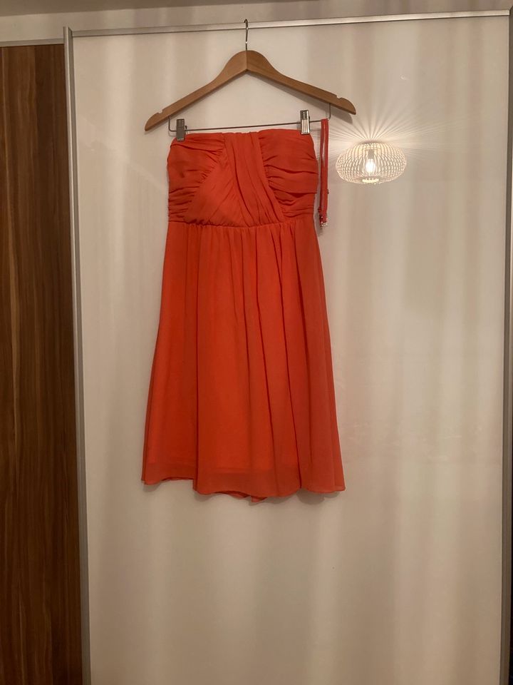 Orangenes Kleid S Vila (mit herausnehmbaren Trägern) in Dülmen