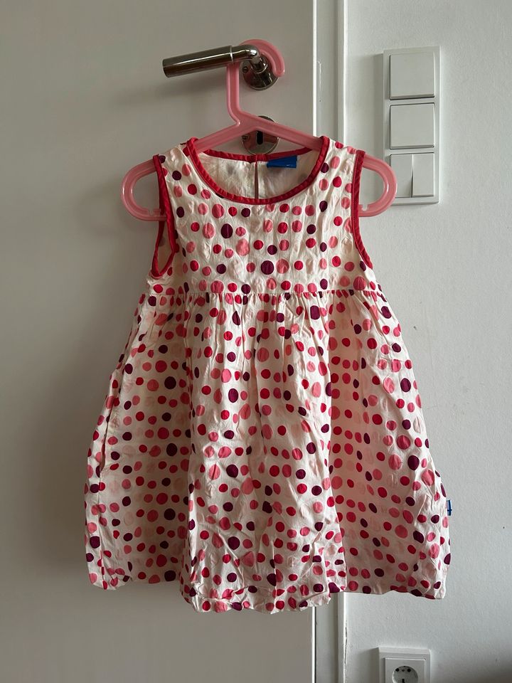 Finkid Kleid Größe 100/110 (3-4 Jahre) in Celle