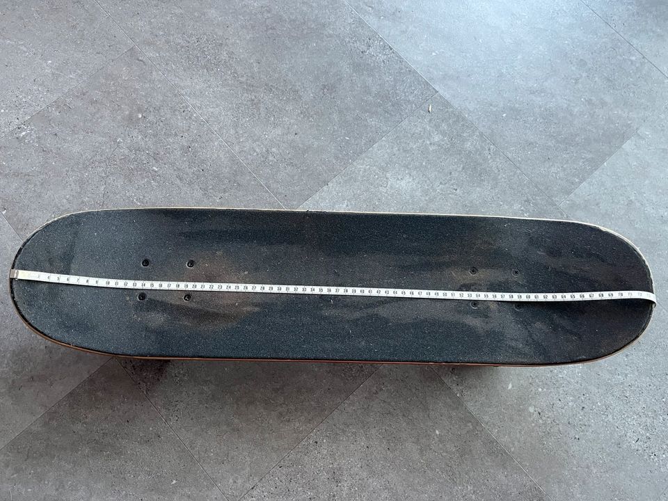 Skateboard 74cm lang und 18cm breit Jugend in Groß-Gerau