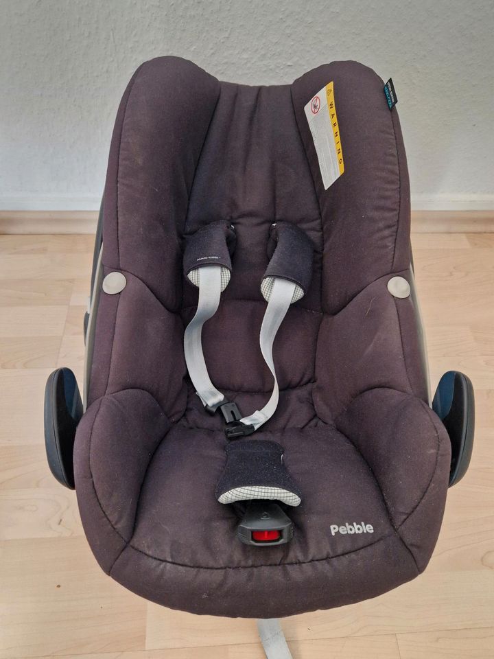 Maxi-+Cosi Pebble Autokindersitz in Düsseldorf