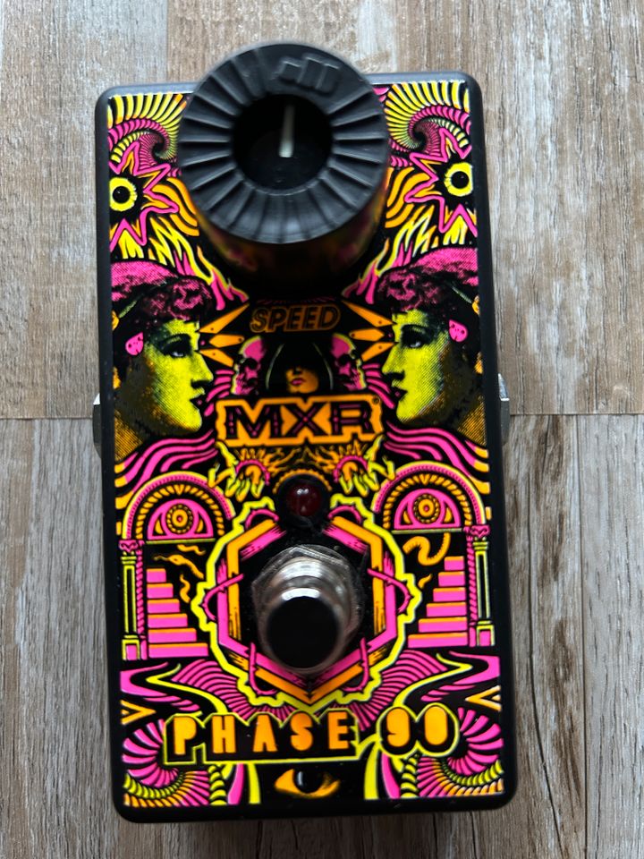 "I Love Dust" Limited Edition MXR Phase 90 in Penzberg