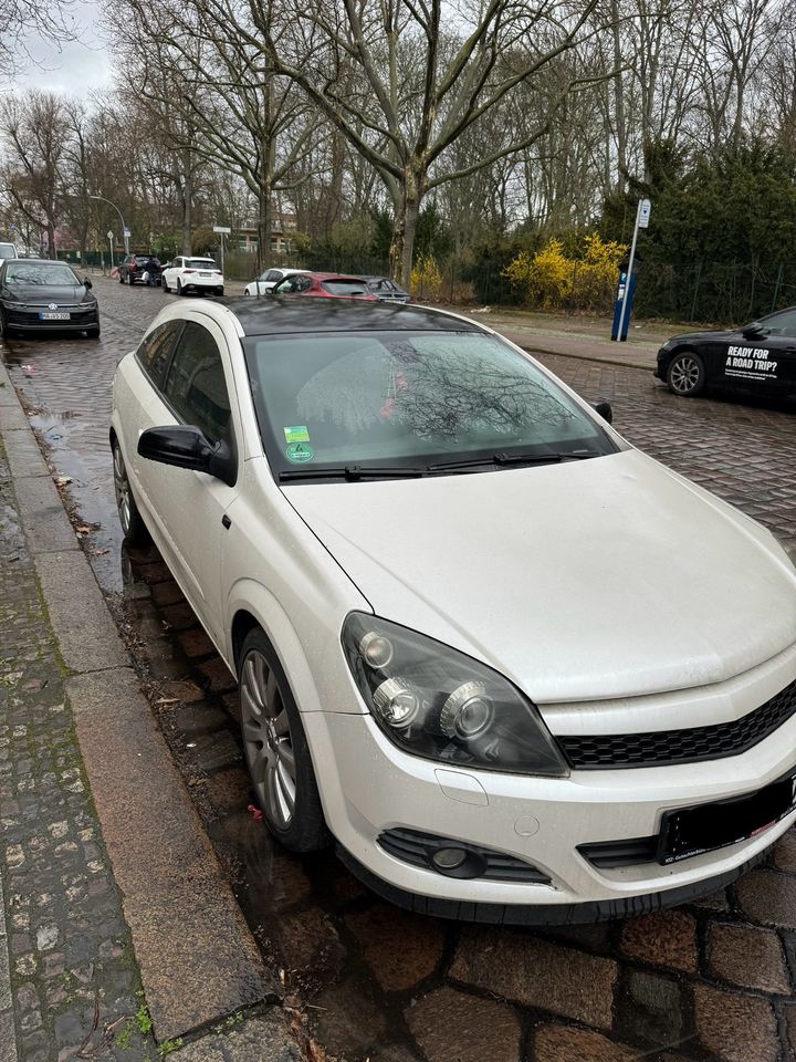 Opel Astra H gtc / Motor eingeholt!! in Berlin