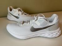 Nike Running Revolution 6 Laufschuhe, Größe 42 - ungetragen Niedersachsen - Garbsen Vorschau