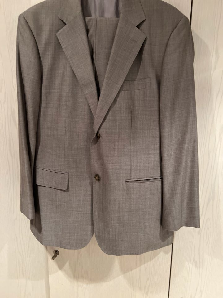 Herrenbekleidung - Anzug grau in Oberhausen