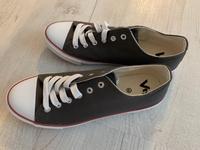 NEU! Sneaker Größe 42 Nordrhein-Westfalen - Dörentrup Vorschau