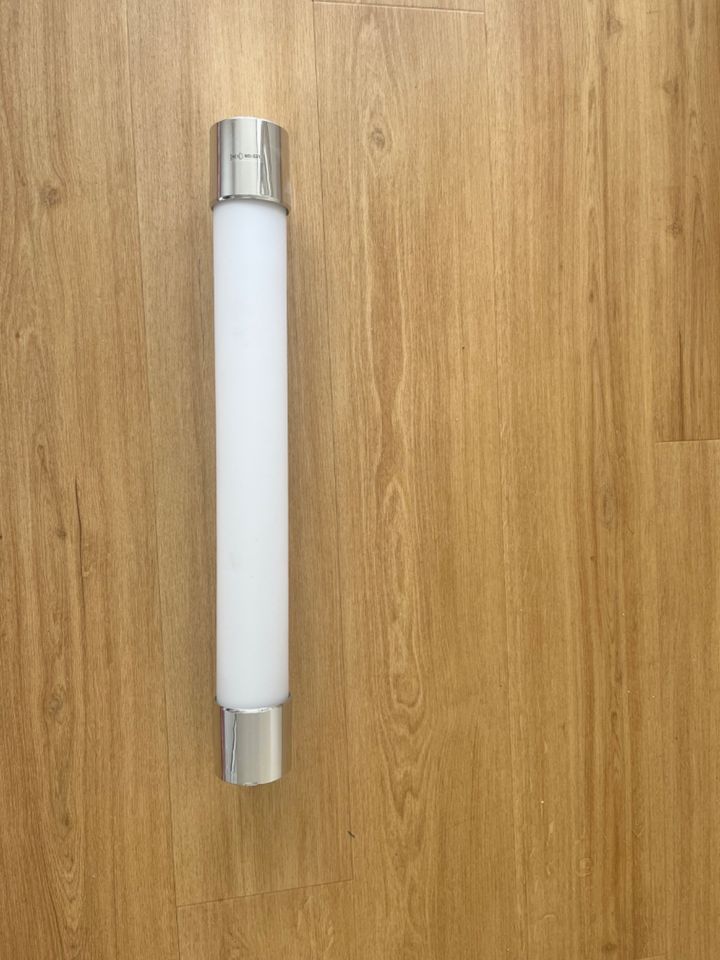 LED Badlampe zu verkaufen - 20€ bei sofortiger Abholung in München