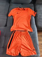 Fußballtrikot und Fußballhose Herren Größe M Orange Niedersachsen - Göttingen Vorschau