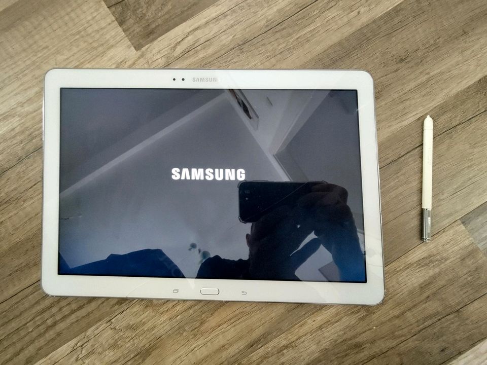 Samsung Galaxy Note Pro Sm-P 900 in Hemsbach