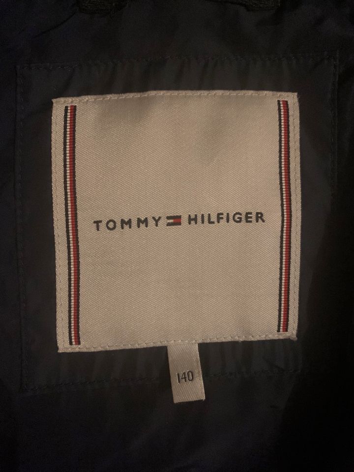 Tommy Hilfiger Daunen Mantel Jacke Winter Größe 140 in Riedlingen