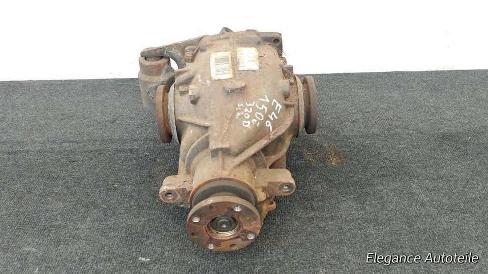 BMW E46 320 Diesel Schaltgetriebe Differential Hinten 1428796 in Hamburg