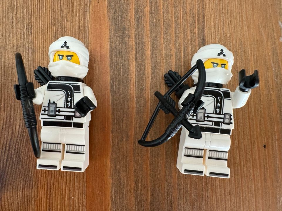 Lego Ninjago Figuren mit Zubehör Movie Lloyd Zane Kai mit Waffen in Eckernförde