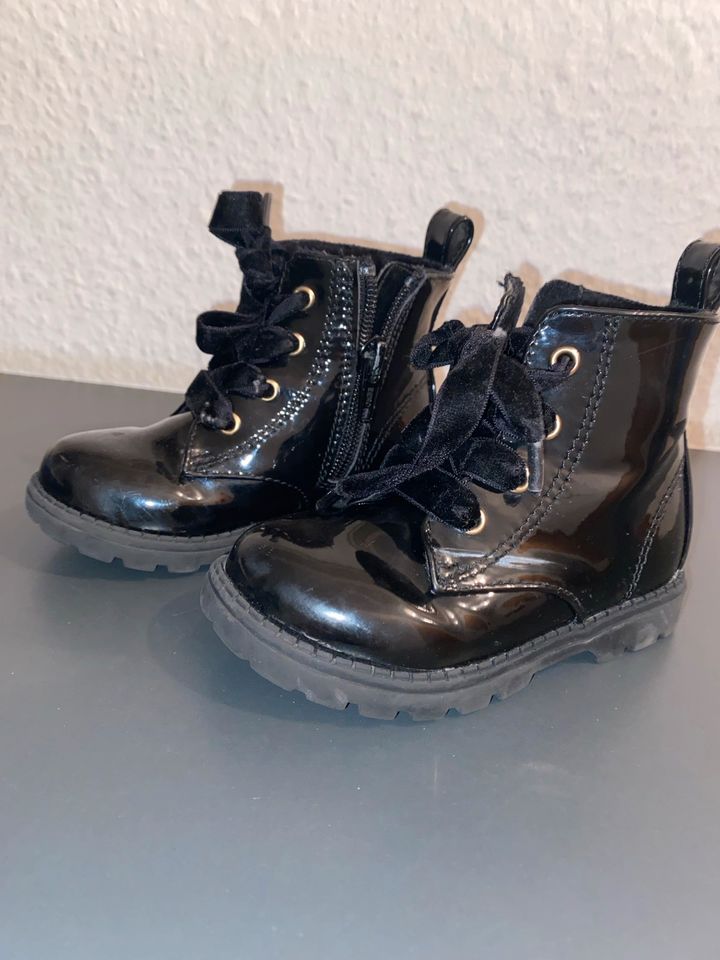 Mädchen Stiefel Lack H&M 22 in Neckarsulm