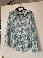 Bluse H&M weiß mit grünen Bäumen Gr. M Berlin - Pankow Vorschau